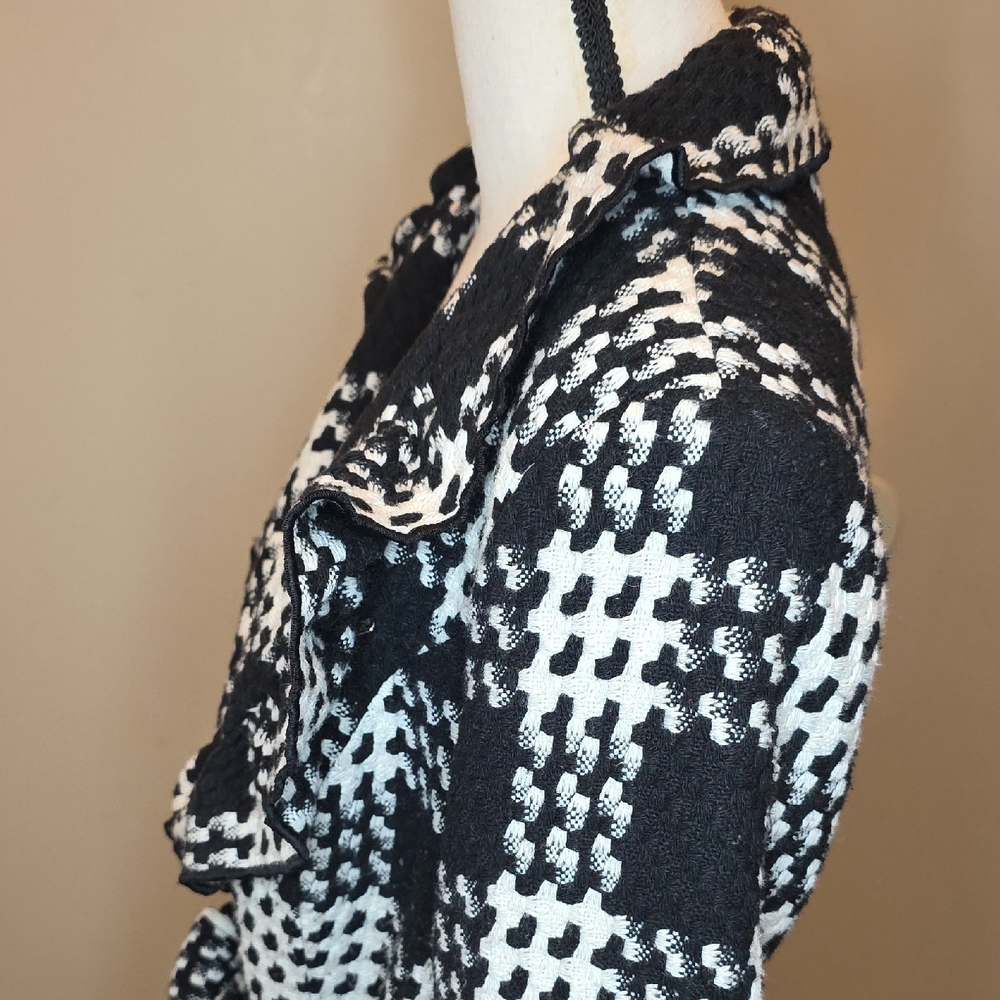 White House Black Market Houndstooth Blazer - Picture 5 of 6